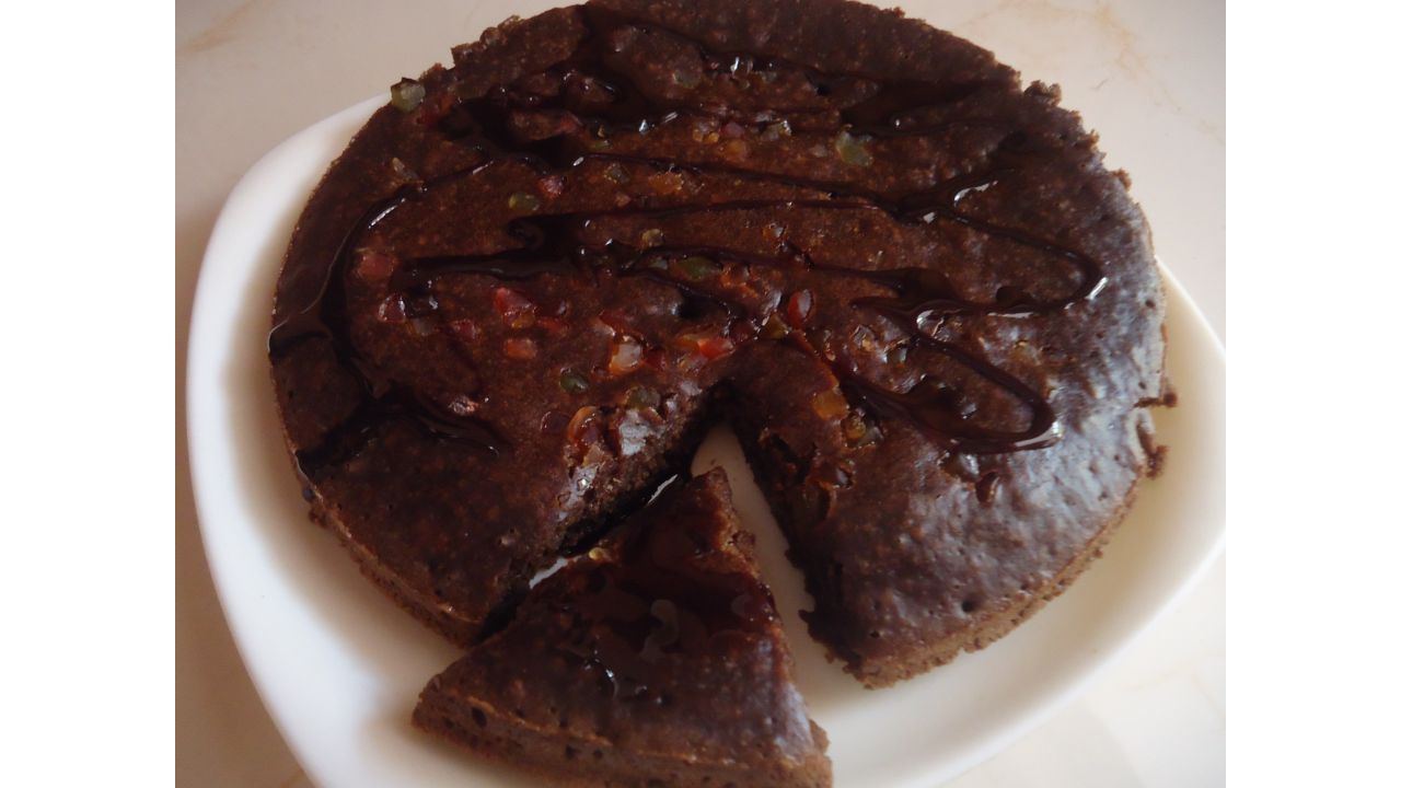 Rum Cake: Dry fruits are soaked in rum in advance to give a kick to the cake and is a famous traditional food served during the festival. Credit: DH Pool Photo