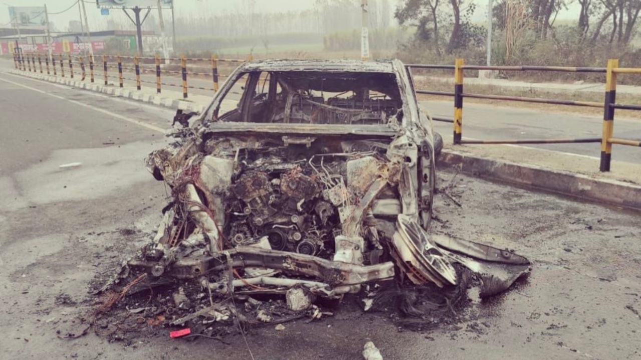 The accident took place near Hammadpur Jhal on NH-58 in the Manglaur PS area while the cricketer was returning home from Delhi. Credit: Twitter/@MdShami11