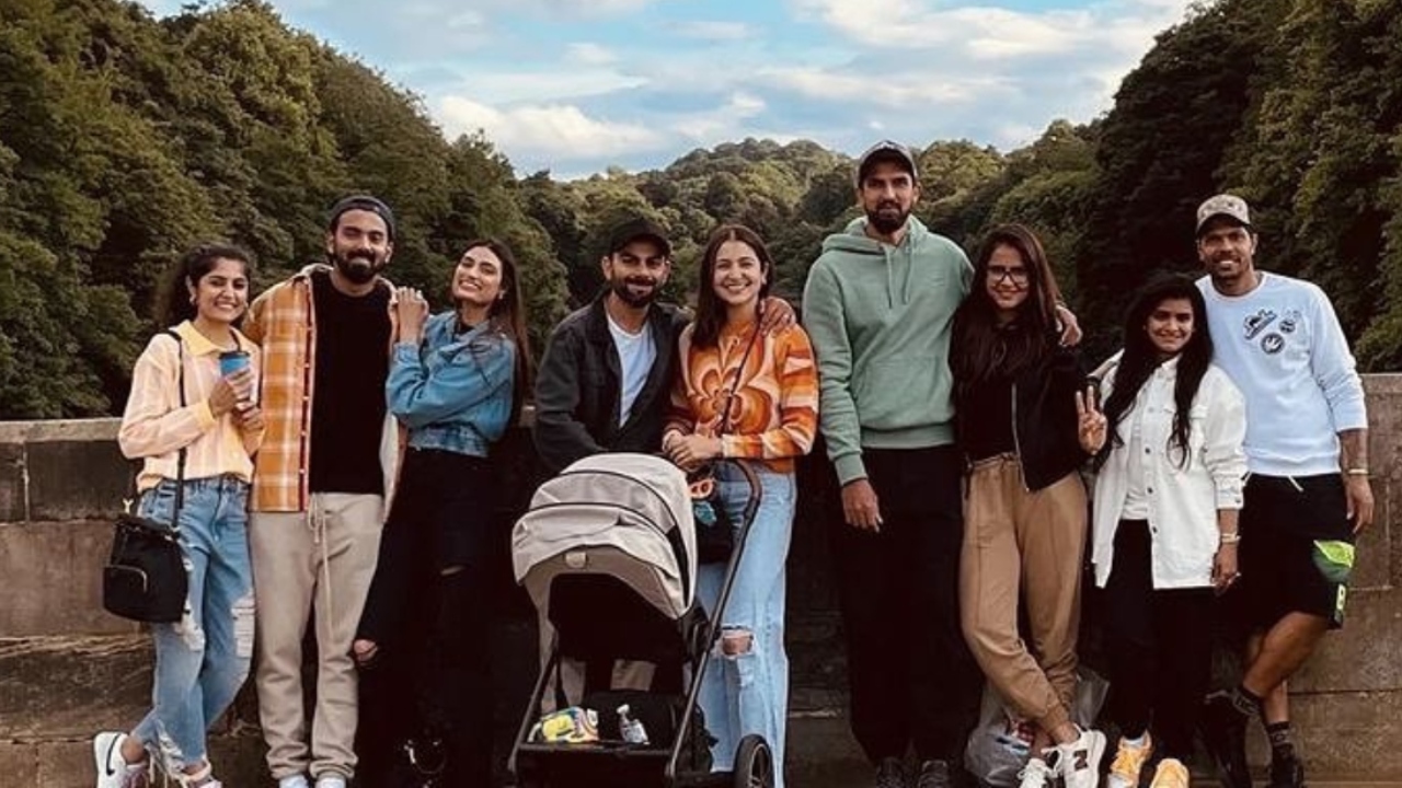 Athiya slowly started travelling with Rahul on India’s overseas tours. Credit: Instagram/@anushkasharma