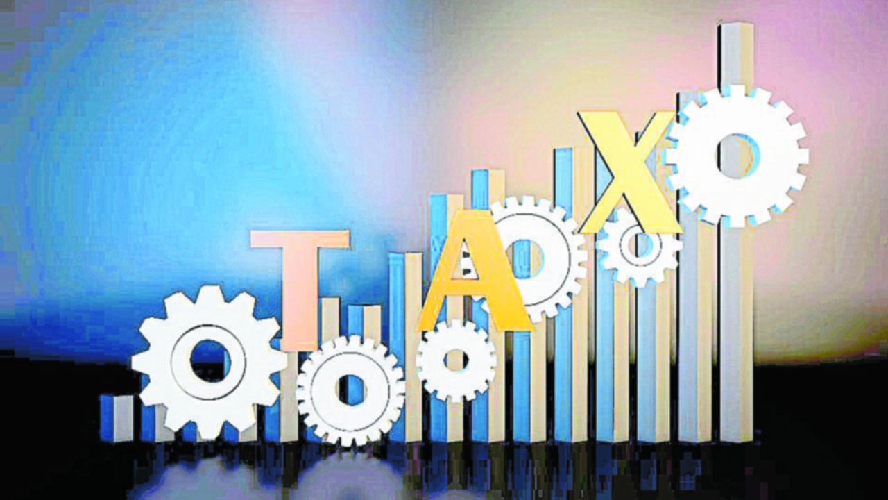 Home Loan Interest Rates Revision: Currently, taxpayers are allowed to claim a deduction for interest paid on a home loan up to Rs 2 lakh. Home loan EMIs have seen an exponential rise in the last few months due to changes in the repo rate by RBI. Credit: Getty Images