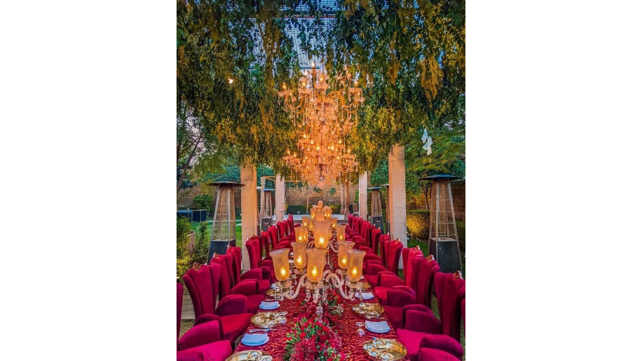 The hotel also offers a great dining experience with a private dinner by the beautiful lake or garden side. Credit: Instagram/@suryagarh