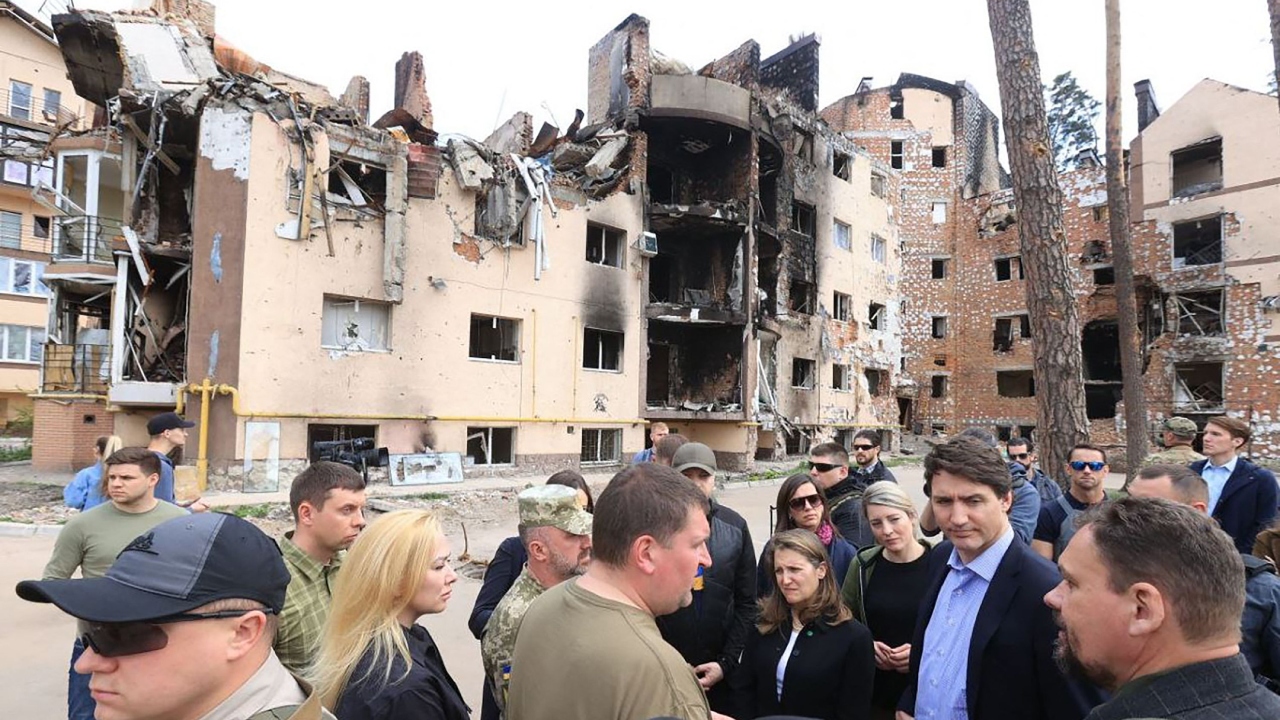 Canadian Prime Minister Justin Trudeau visited Ukraine on May 8 and discussed getting additional humanitarian, financial, and military assistance from the international community. Credit: AFP Photo