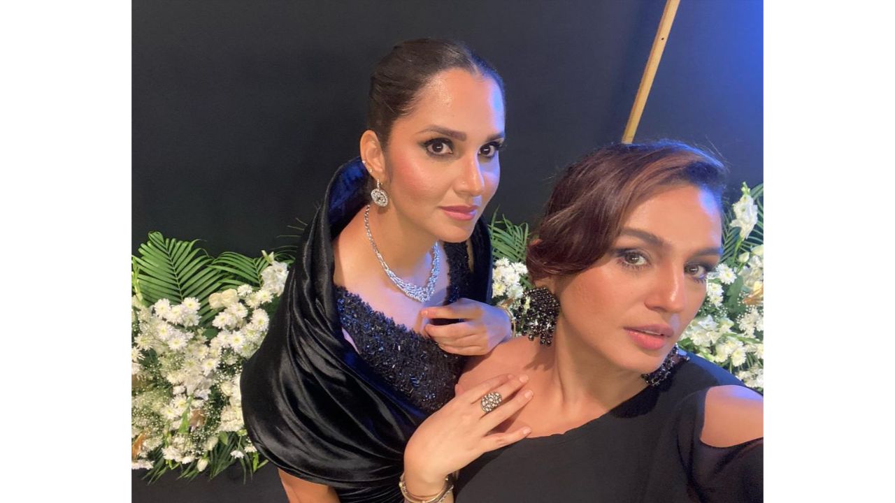 Huma Qureshi clicks a selfie with host Sania Mirza during the party. Credit: Instagram/iamhumaq