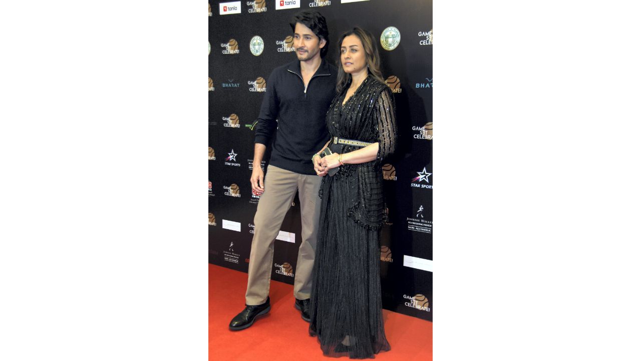 South superstar Mahesh Babu and his wife actor Namrata Shirodkar twinned in black at ace player Sania Mirza's farewell bash. Credit: PTI Photo