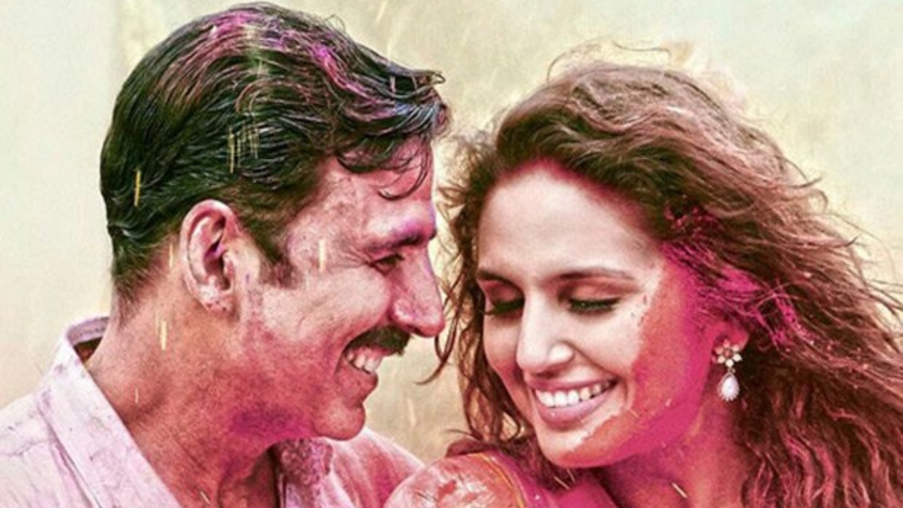 Go Pagal: The song 'Go Pagal' from the movie 'Jolly LLB 2' adds to the colourful Holi celebration. It features Akshay Kumar and Huma Qureshi. Credit: Special Arrangement
