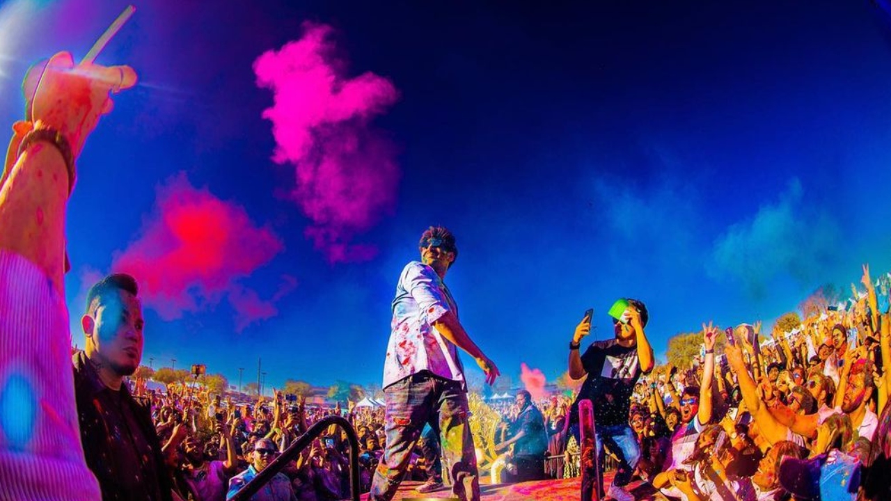Bollywood's 'Shehzada' Kartik Aaryan celebrated Holi with hundreds of his fans in Dallas, USA. Credit: Instagram/@kartikaaryan