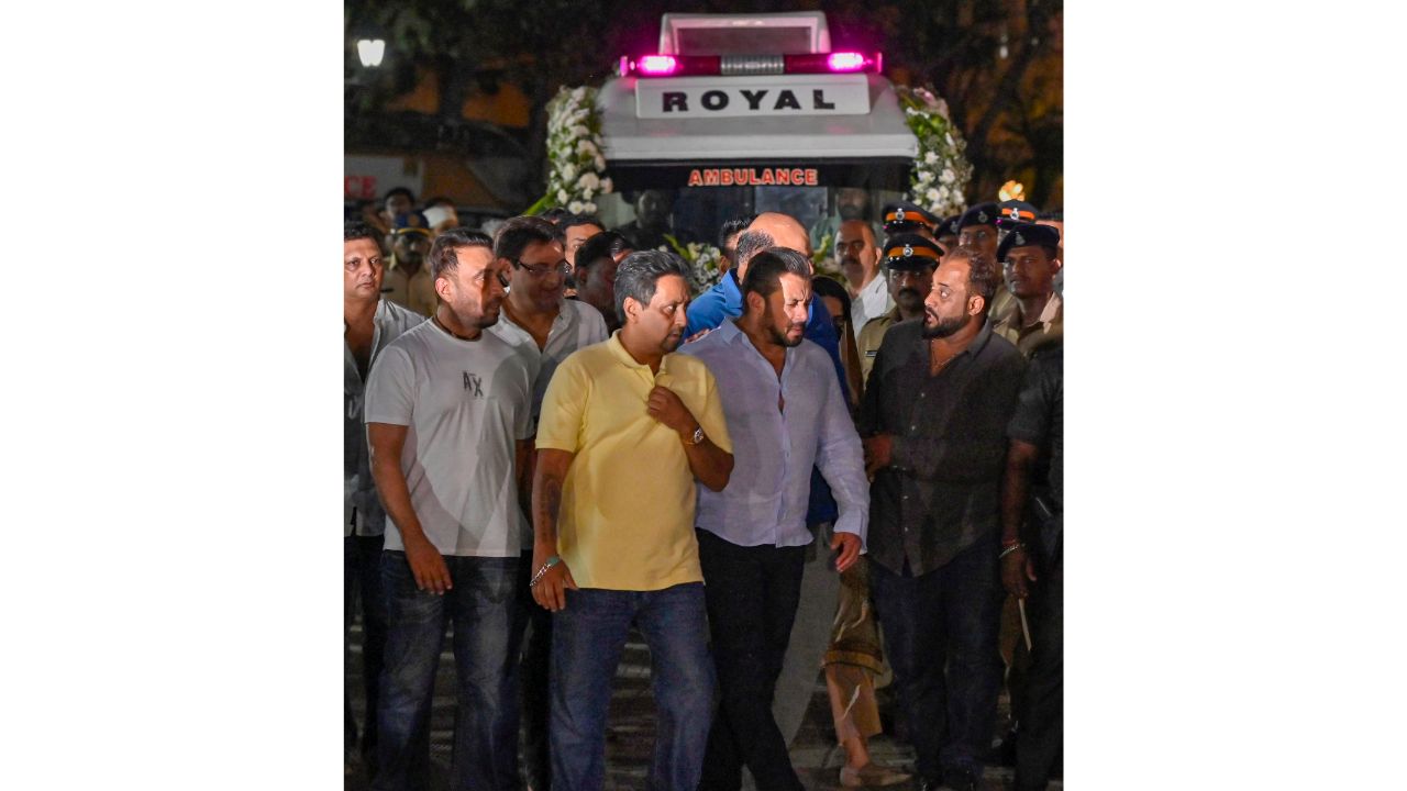 Salman Khan arrives to pay his last respects to Satish Kaushik in Mumbai. Credit: PTI Photo