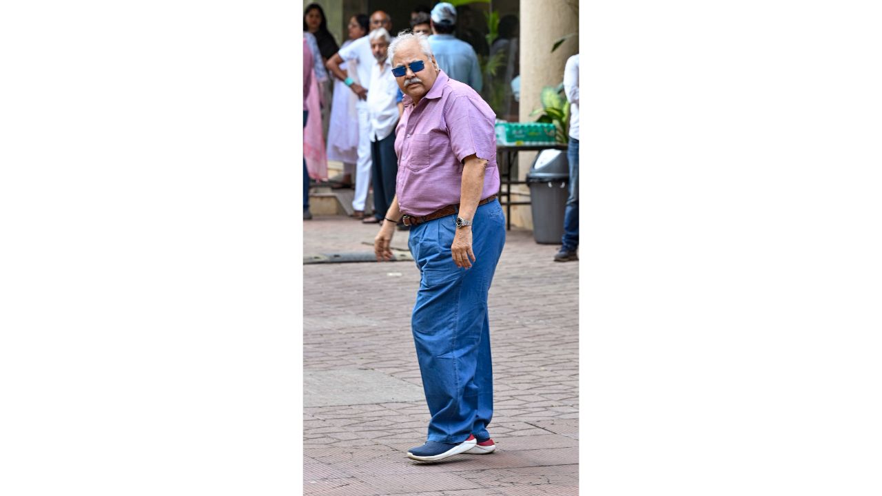 Satish Shah attends the funeral of Satish Kaushik in Mumbai. Credit: PTI Photo