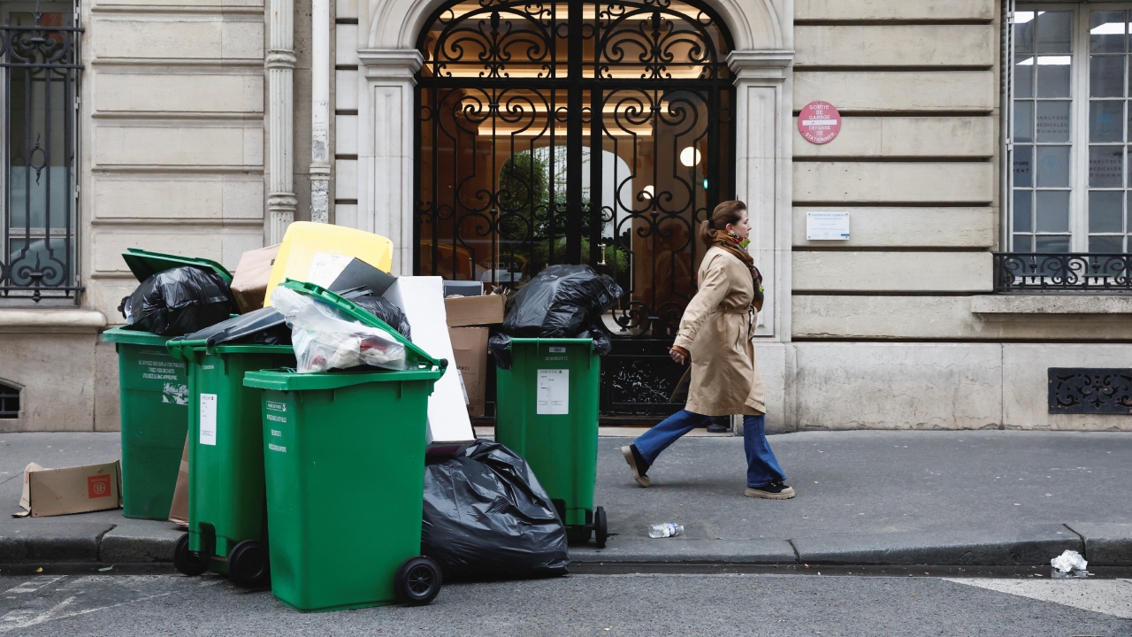 The waste-disposal collector unions have not set a date for the resumption of services. Credit: Reuters Photo