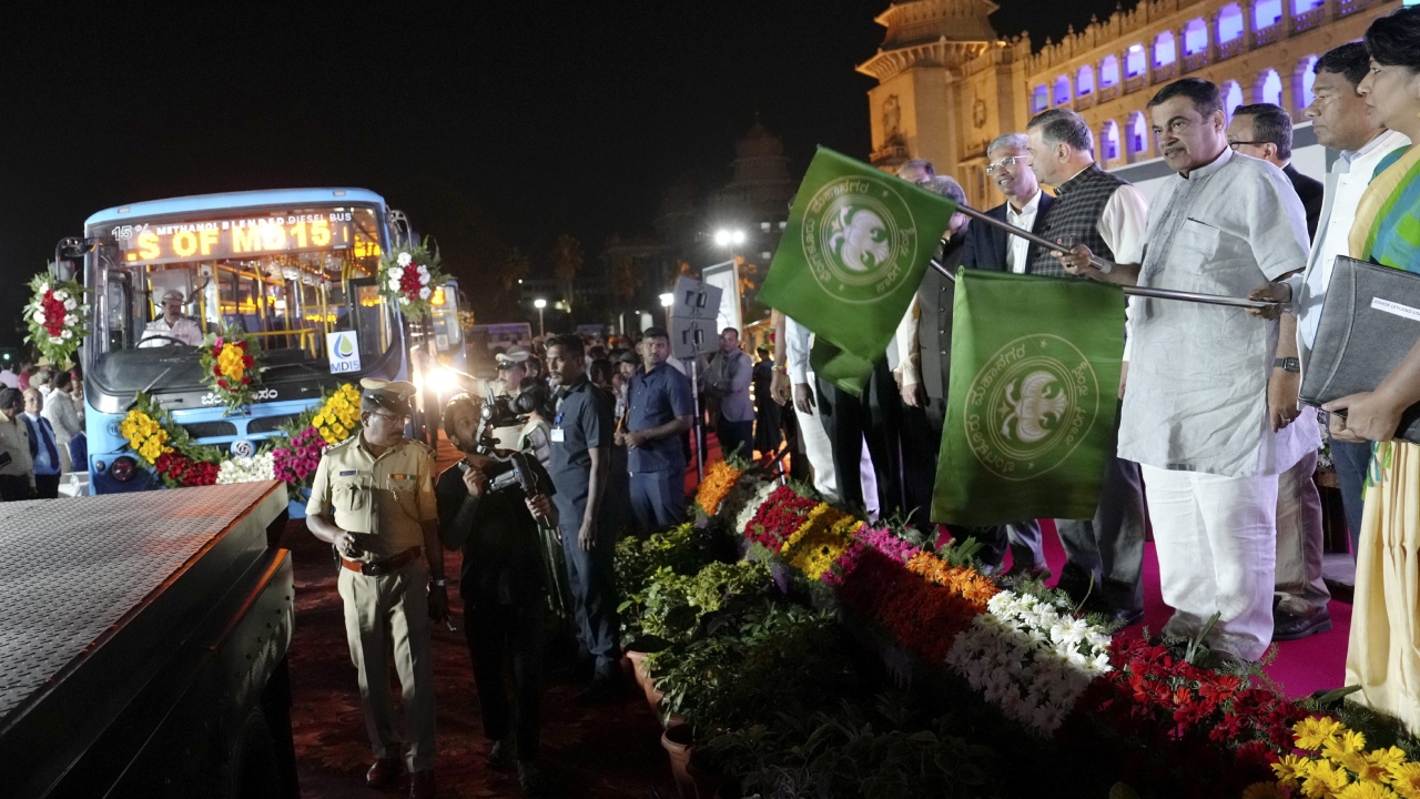 Union Minister for Road Transport and Highways Nitin Gadkari introduced Bengaluru's first methanol-run buses on March 12. Credit: PTI Photo