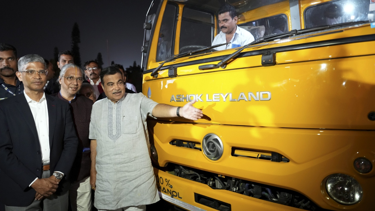 Union Minister of Road Transport & Highways Nitin Gadkari during the launch of the pilot trial of MD15 buses and prototype launch of M100 (100% Methanol) at Vidhanasoudha, in Bengaluru. Credit: PTI Photo