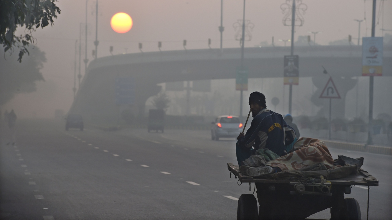 Rank 10 | Peshawar, Pakistan (66.15 µg/m3). Credit: AFP Photo