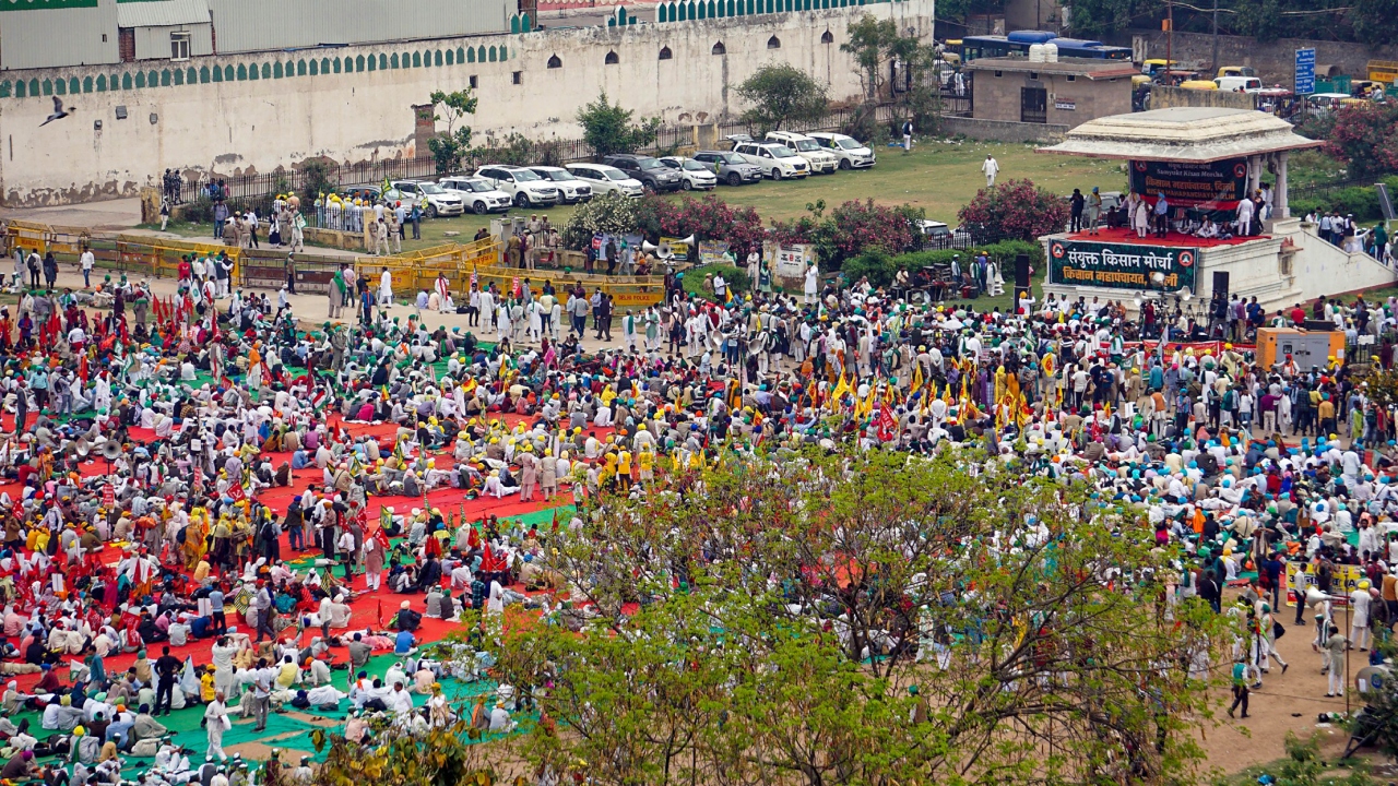 Security was tightened across Delhi keeping in view of the 'Kisan Mahapanchayat'. Credit: PTI Photo