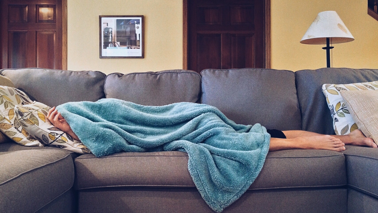 There are many health benefits associated with taking regular power naps. Hence, taking a 20-minute power nap during the day to make up for lost sleep is one of the crucial components of keeping yourself active while fasting. Credit: Pexels/Pixabay