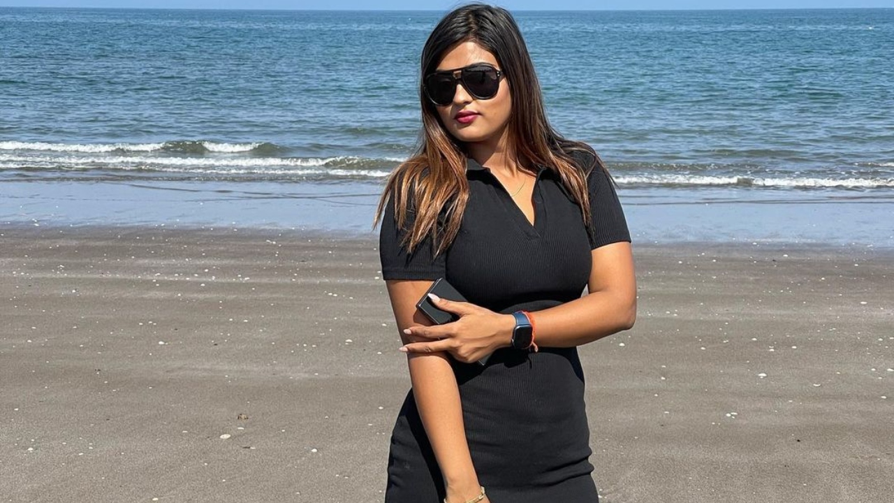 Impressed by her dance moves, Akansha was approached by many filmmakers and producers in Bhojpuri and in no time she became one of the most talked about stars in Bhojpuri industry. Credit: Instagram/@akankshadubey_official