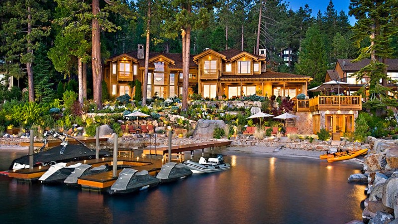 Rank 09 | Ellison Estate - $200 million. Situated in Woodside, California, this Japanese-style waterfront property is one that’s definitely worthy of its never-ending attention. Credit: Twitter/@moneycraft771