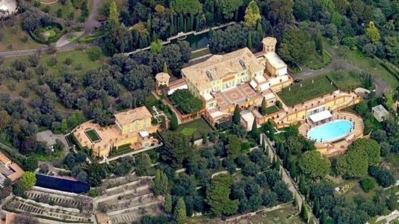 Rank 03 | Villa Leopolda - $750 million. The most expensive private residence in Europe, Villa Leopolda sits between two of the most prestigious parts of the world: Monaco and Nice. The lavish house’s huge swimming pool and excessive gardens reportedly require the daily work of more than 50 gardeners. The entire luxury property is spread across 80,000 square feet of space. Credit: Twitter/@WorldKnownledge