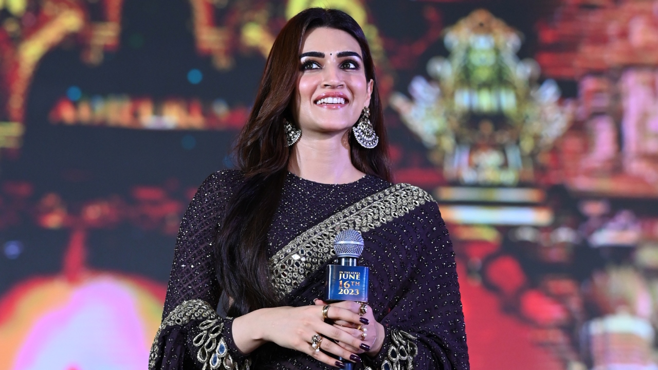 Kriti Sanon looked ravising in black ethnich attire at the final trailer of 'Adipurush' in Tirupati. Credit: Special Arrangement