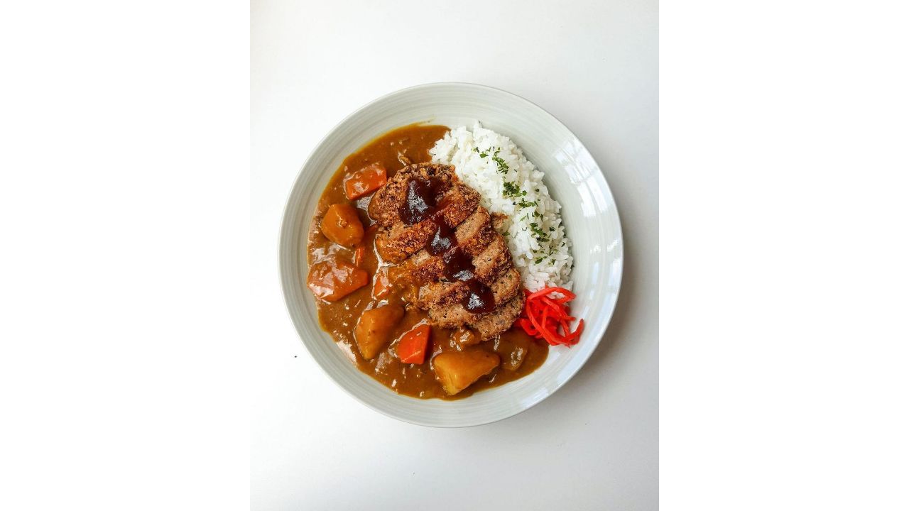 Ninth spot was taken by Japanese cuisine Kare raisu with 4.5 ranking in the in the top ten list by Taste Atlas. Credit: Instagram/@aoshima.campinas