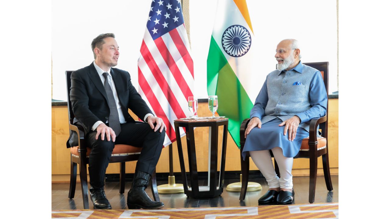 Prime Minister Narendra Modi with Tesla CEO and Twitter owner Elon Musk. Credit: Twitter/@narendramodi