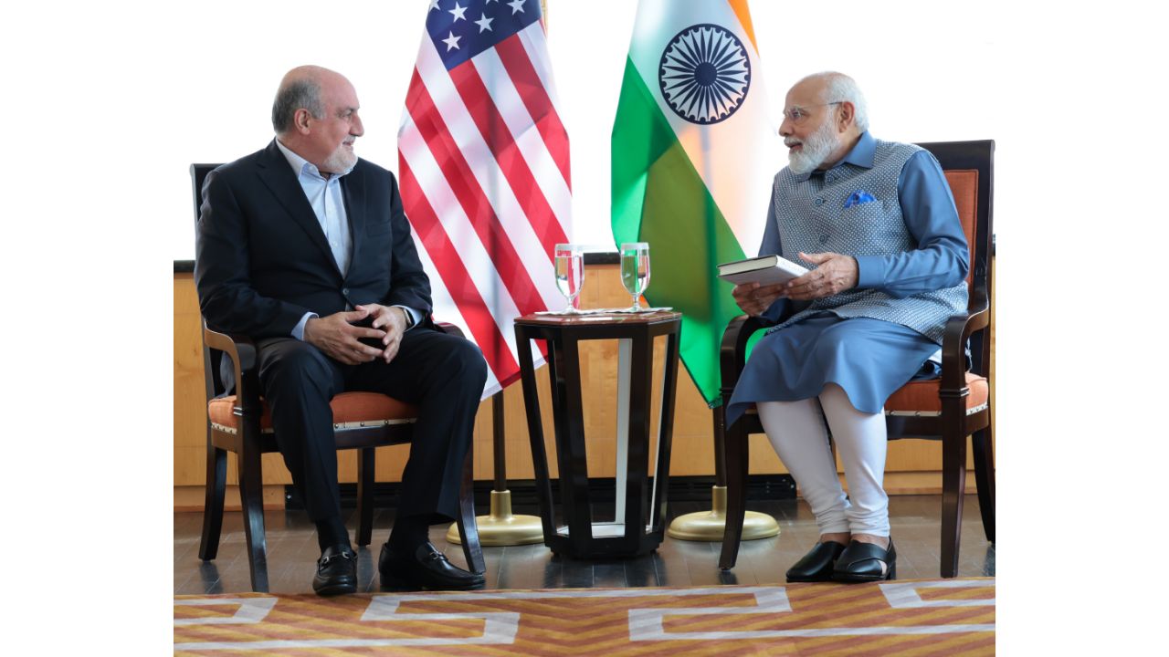 Narendra Modi with eminent essayist Nassim Nicholas Taleb. Credit: Twitter/@narendramodi