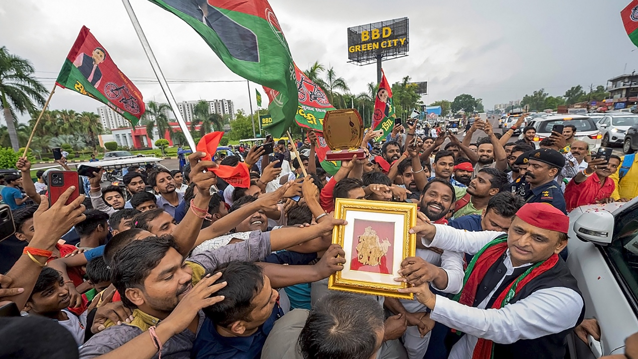 Samajwadi Party President Akhilesh Yadav being greeted by his supporters on his birthday, in Lucknow. Credit: PTI Photo