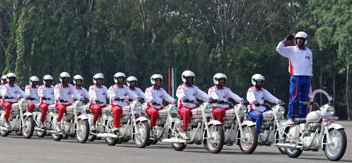 Shwet Ashwa, the Military Police Motorcycle display team, performed daredevil stunts for the occasion. Credit: DH Photo/Pushkar V