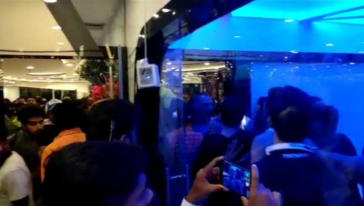A glimpse of the unruly crowd on Pottery Road.