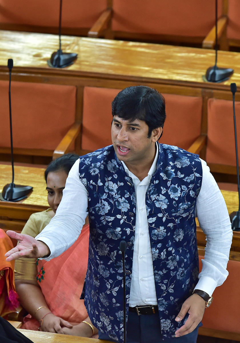 Corporator Imran Pasha of Padarayanapura speaks at the council meeting.