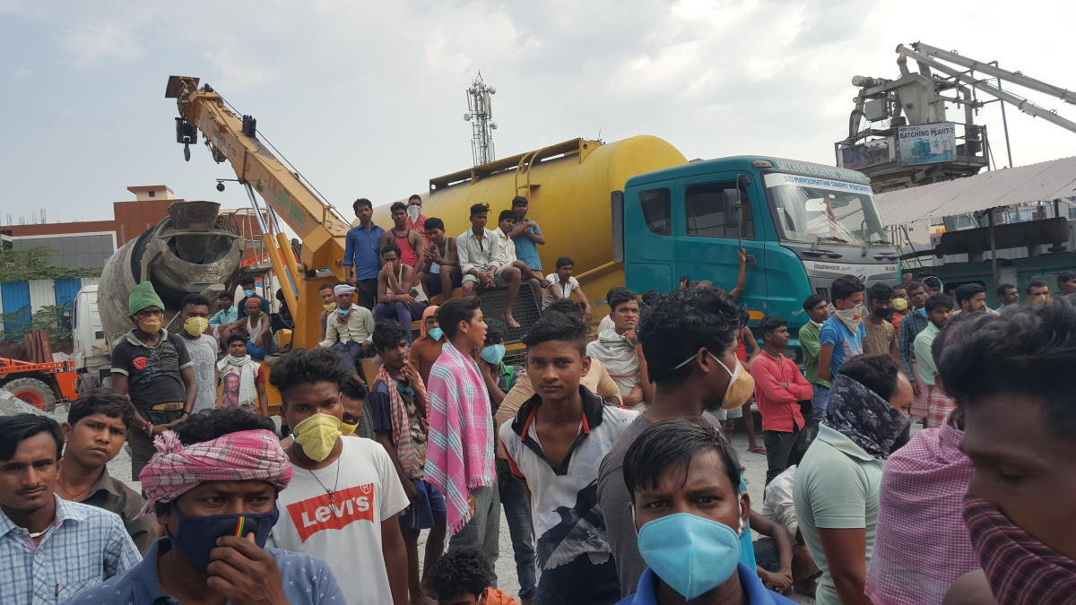 Workers of Namma Metro's casting yard at Bommanahalli request for wages and transport arrangement to return to their home towns in other states. DH Photo/CK