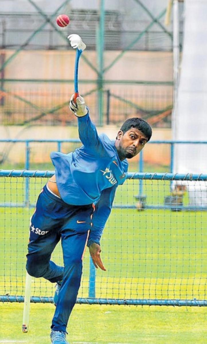 D Raghavendra, Indian men's team's long-time throwdown specialist. DH File Photo