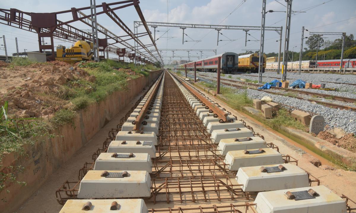 Work is going on in full swing. DH Photos/B H Shivakumar