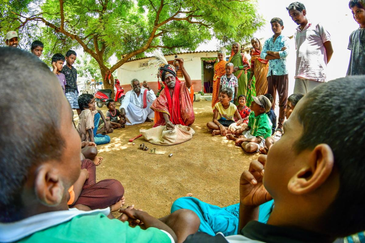 A Sudagaadu Sidda performing a trick.
