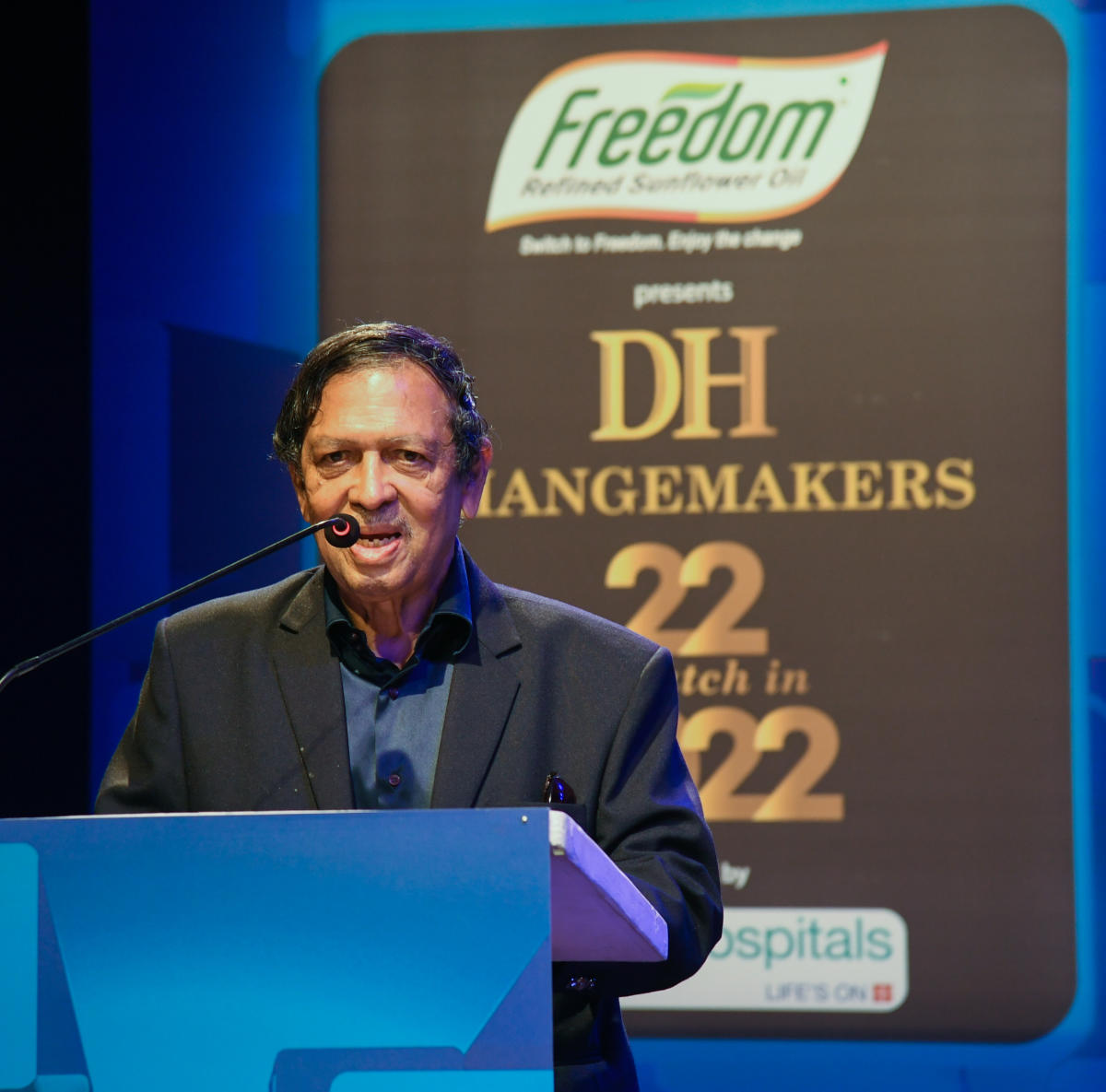 Former Lokayukta Justice N Santosh Hegde addresses the gathering.
