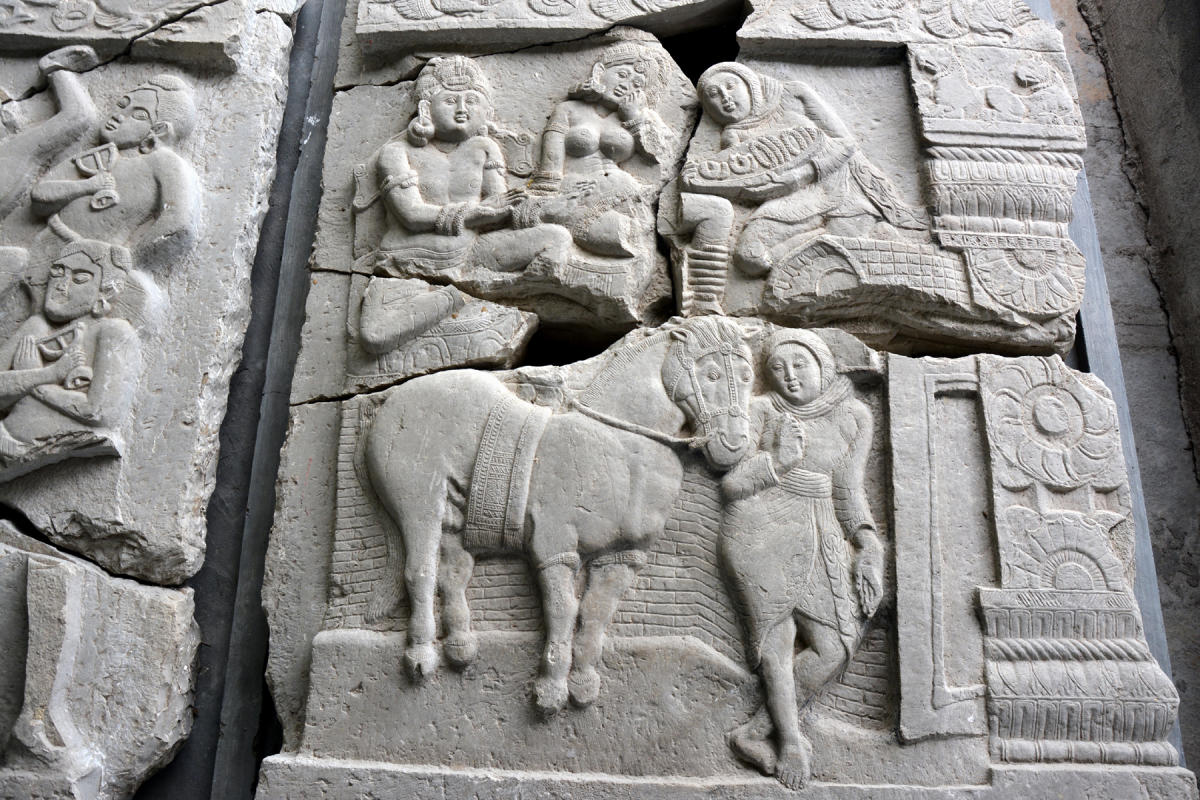A portion of the stupa found at Kanaganahalli. 