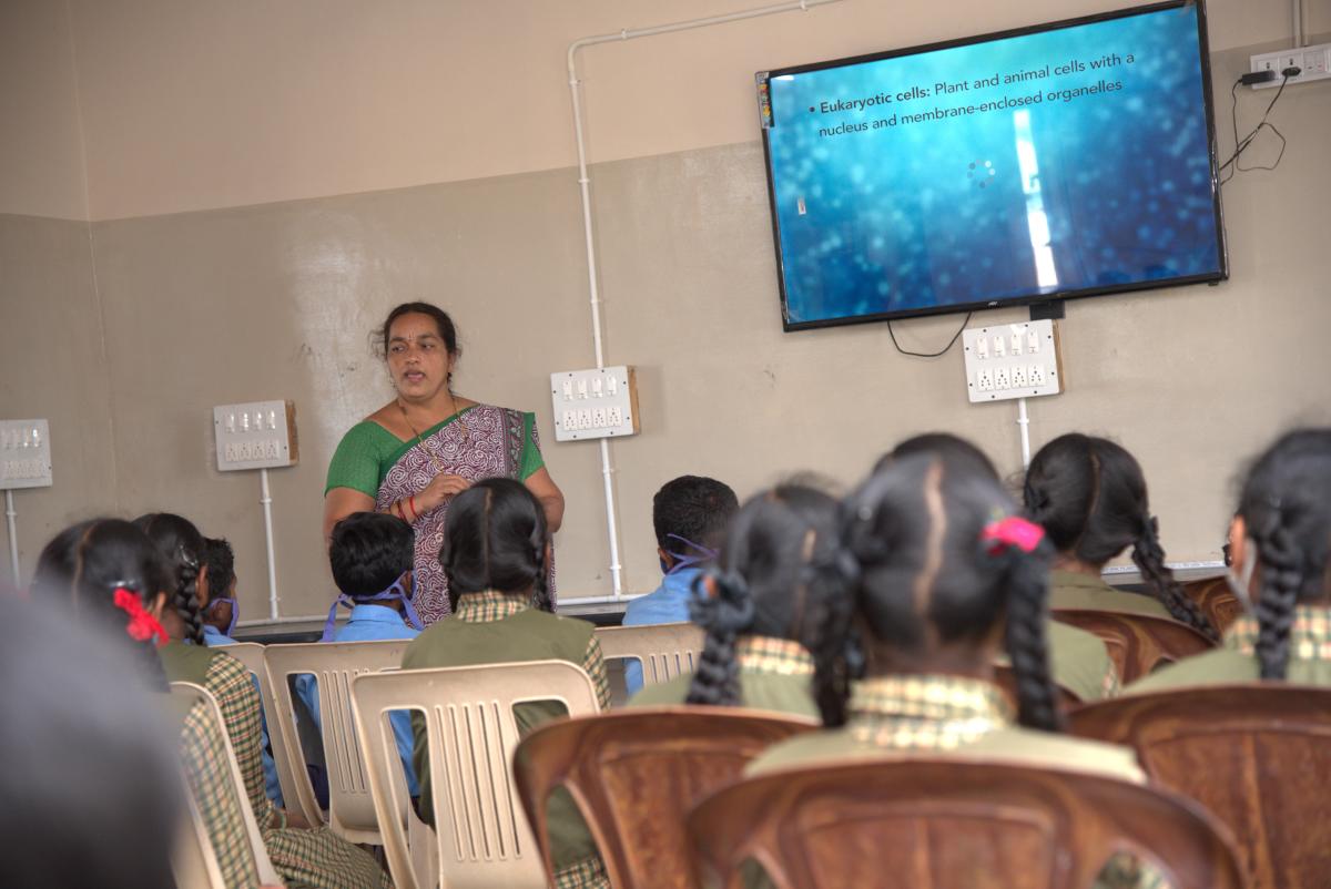 Children learn through smart devices.