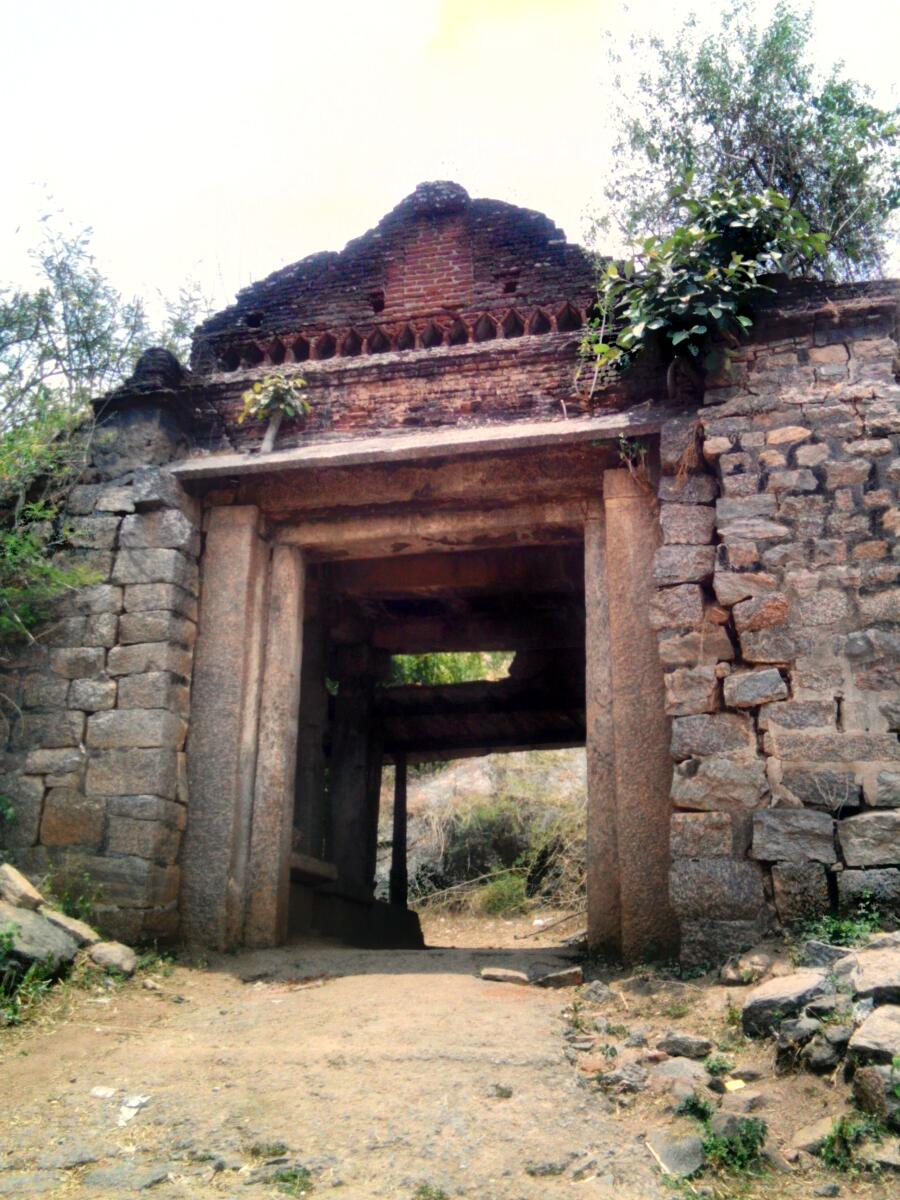 A view of the fort entrance from the Ram Setu side. Photos by author