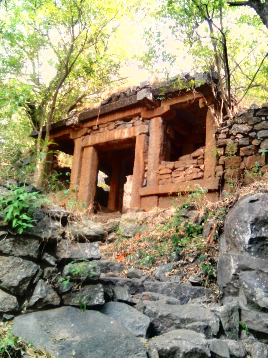 The second gate leading to the Kote Anjaneya Swamy temple. Photos by author