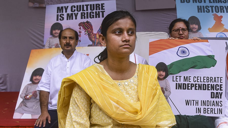 <div class="paragraphs"><p>Ariha Shah's mother Dhara Shah.  </p></div>