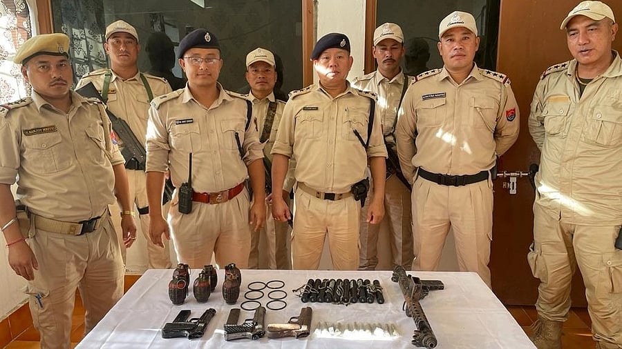 <div class="paragraphs"><p>Officers of Manipur Narcotics &amp; Affairs of Border recovered arms and ammunition</p><p></p></div>