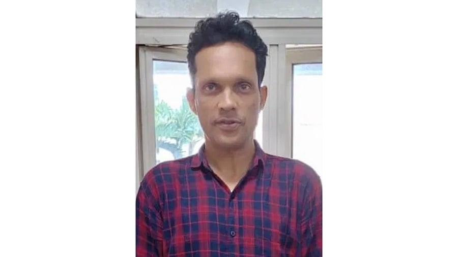 <div class="paragraphs"><p>Akram Ahmed</p></div>