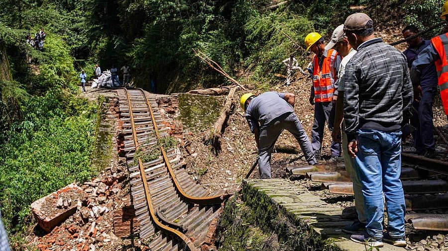 <div class="paragraphs"><p>Restoration work of Kalka-Shimla railway track underway after it was damaged due to a landslide following heavy rainfall in Shimla.</p></div>