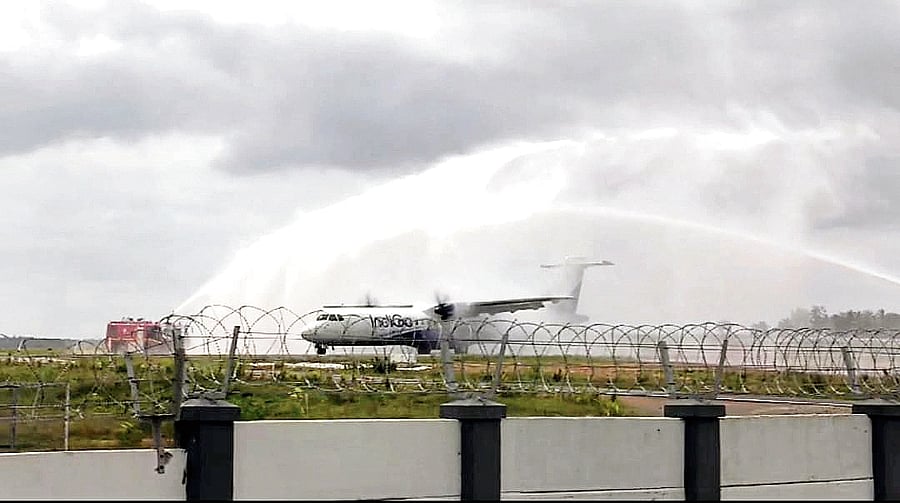 <div class="paragraphs"><p>The maiden flight of Indigo Airlines from Bengaluru is given a water salute on its arrival at the Kuvempu airport in Shivamogga on Thursday. </p></div>