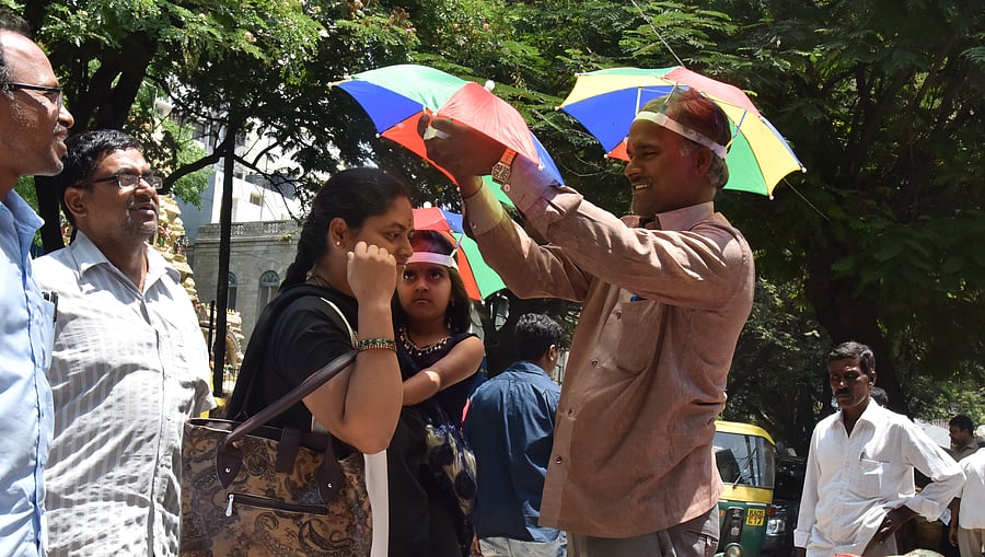 <div class="paragraphs"><p>The temperature touched 30 degrees Celsius on many days in August, leaving citizens sweating. </p></div>
