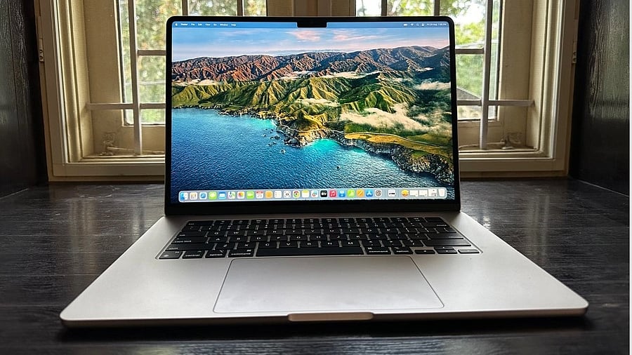 <div class="paragraphs"><p>15-inch Apple MacBook Air M2.</p></div>