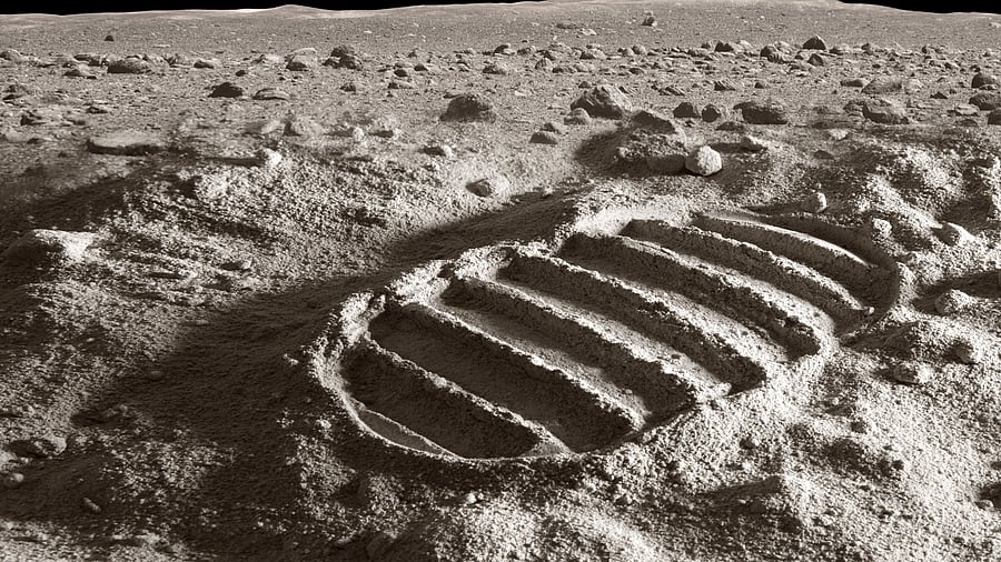 <div class="paragraphs"><p>Representative image of surface of the Moon.</p></div>