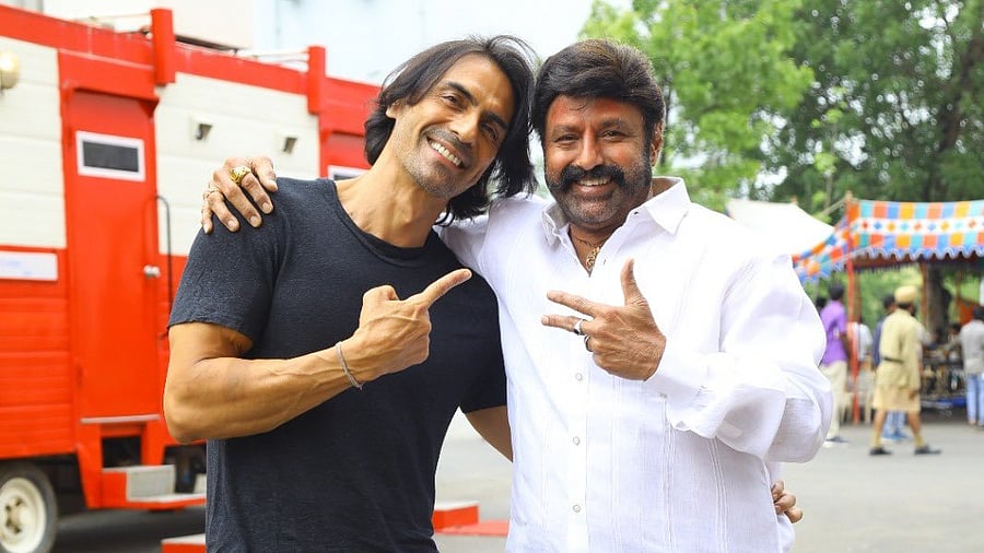 <div class="paragraphs"><p>Arjun Rampal with Nandamuri Balakrishna.</p></div>