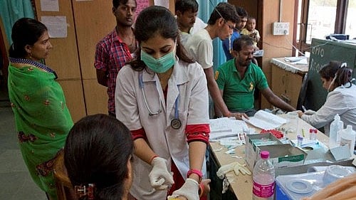 <div class="paragraphs"><p>Representative image of a hospital treating dengue patients.</p></div>