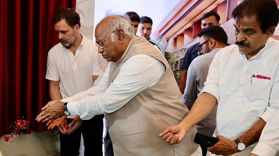 <div class="paragraphs"><p>Congress President Mallikarjun Kharge and party leader Rahul Gandhi laying the foundation stone of the new building of Pradesh Congress Committee in Jaipur.&nbsp;</p></div>