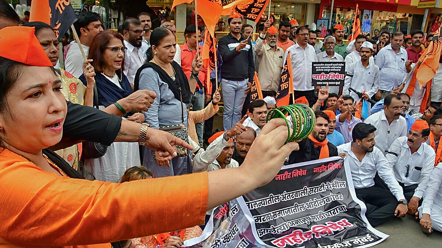 <div class="paragraphs"><p>Sakal Maratha Samaj activists stage a protest against the Jalna administration over the alleged lathicharge on protestors, in Mumbai, Sunday, Sept 3, 2023.</p></div>